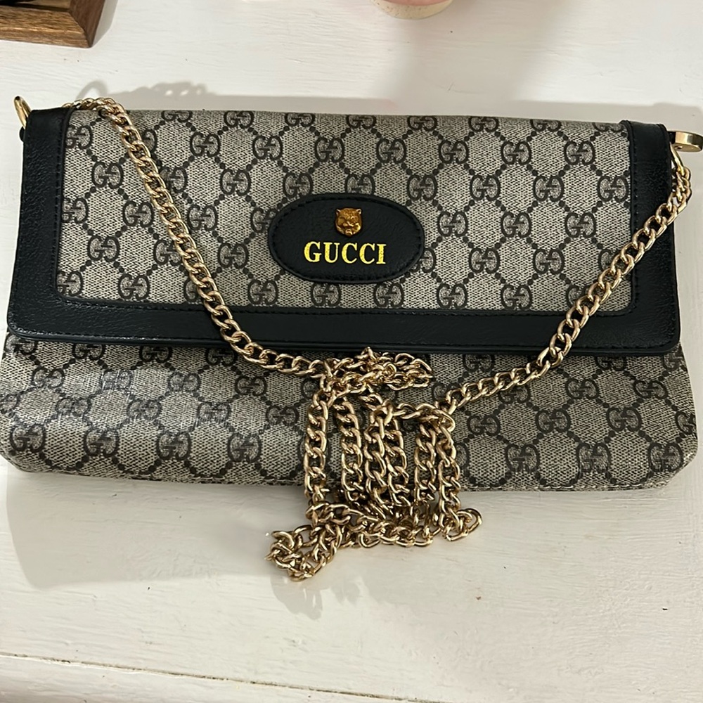 Gucci Beige GG Supreme Canvas Black Trim Gold Chain Crossbody